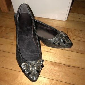 NWOT Olivia Miller flats